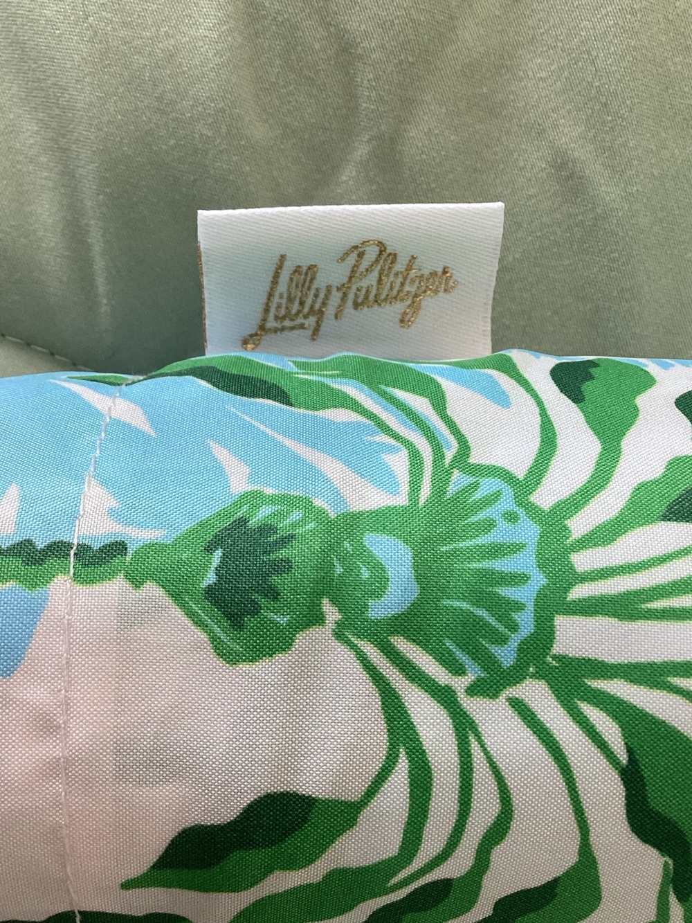 Lilly Pulitzer Swayin in the Breeze Travel Umbrella with Bamboo Handle - Picture 3 of 6